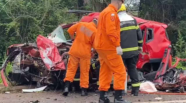 Policial penal, mãe e avó morrem em grave acidente na BR-153