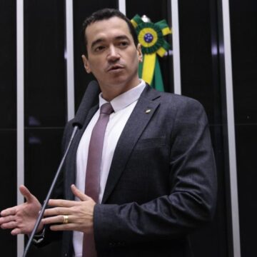 Ranking nacional aponta Alexandre Guimarães como destaque entre parlamentares tocantinenses