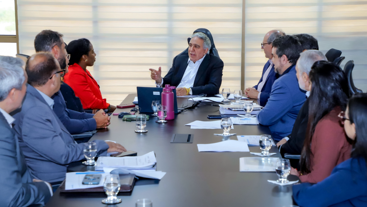 Governador Laurez Moreira  recebe equipe do Banco Mundial para avaliar avanços do Progestão no Tocantins