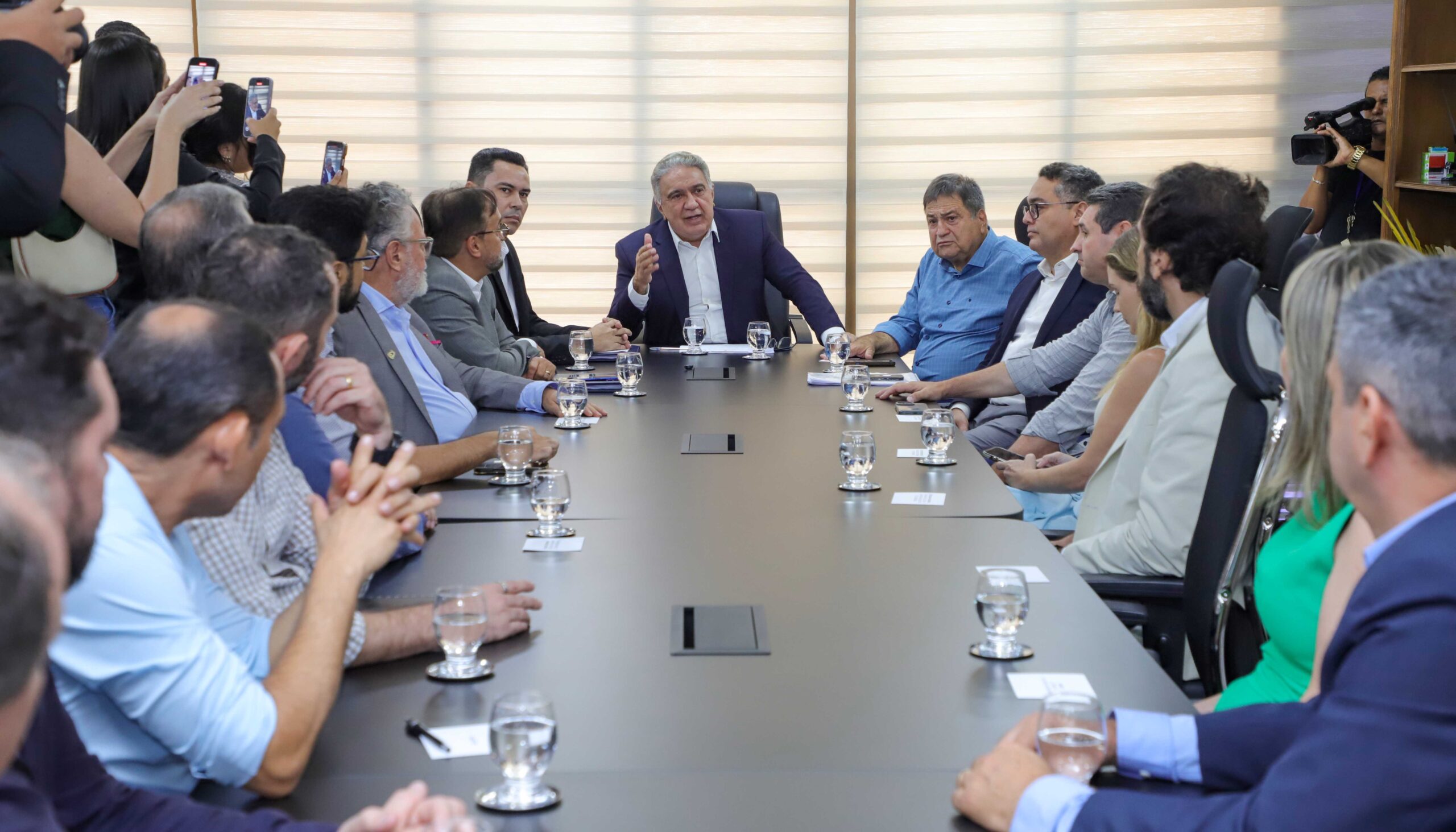 Governador Laurez Moreira anuncia força-tarefa para agilizar análise de mais de 4,6 mil processos de licenciamento ambiental