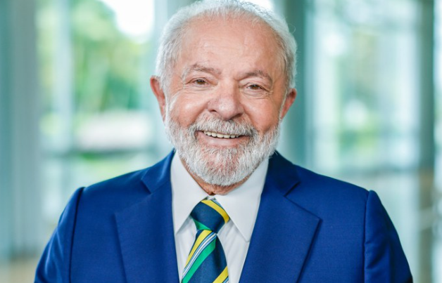 Nova Lei Proíbe Linguagem Neutra no Serviço Público em Todo o País