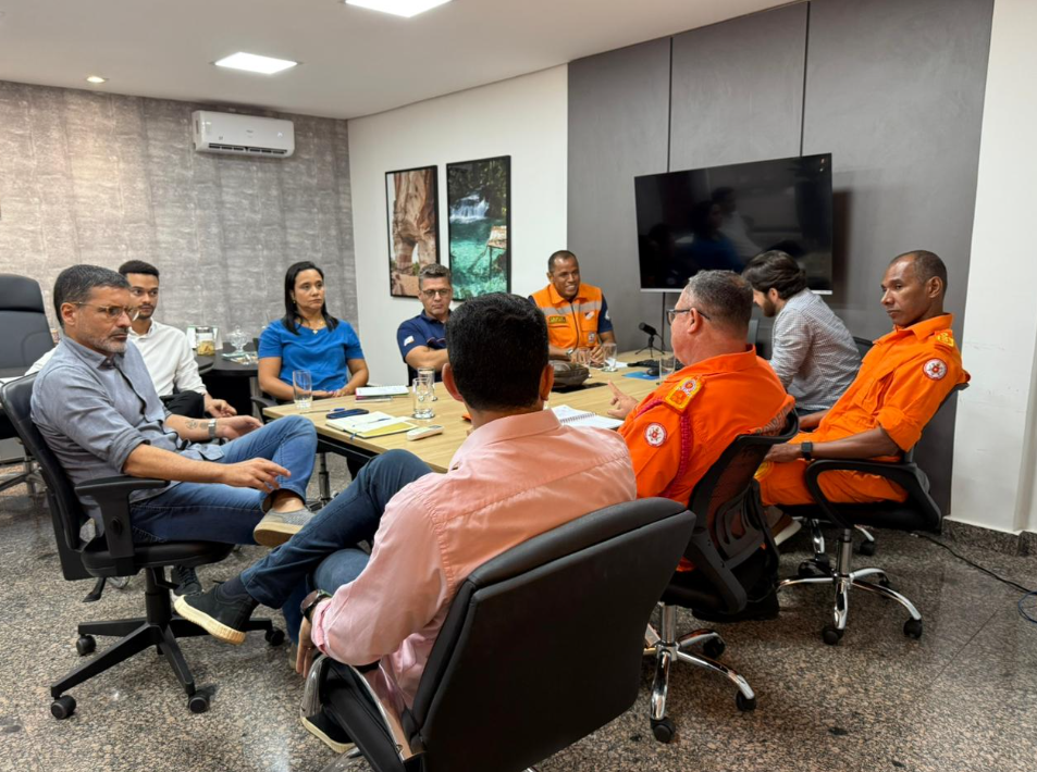 Governo do Tocantins planeja plano robusto de prevenção e combate aos incêndios florestais para 2026