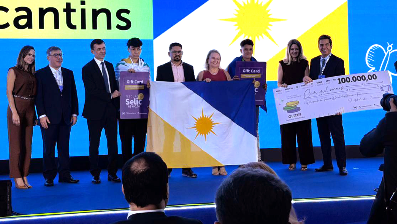 Duas escolas estaduais recebem prêmios de R$ 100 mil do Tesouro Nacional durante solenidade realizada em São Paulo