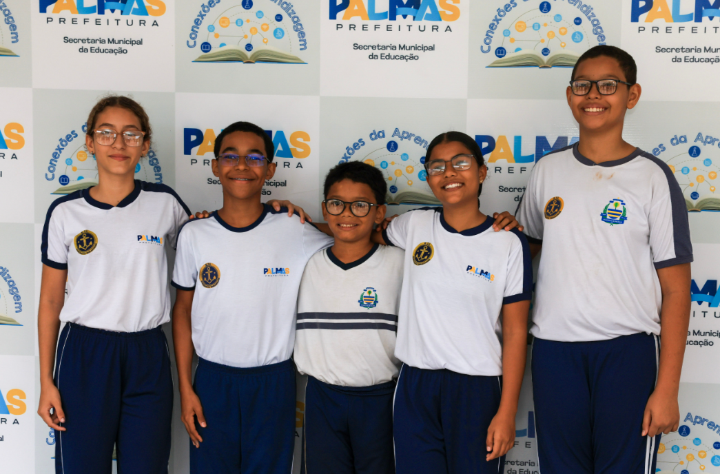 Mais de 140 alunos da ETI Almirante Tamandaré recebem óculos de grau do projeto ‘Visão para o Futuro’