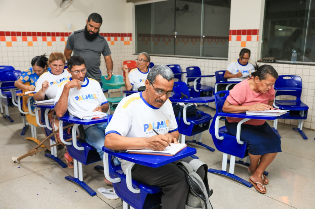 Educação de Palmas abre matrículas para jovens e adultos que desejam concluir o ensino fundamental