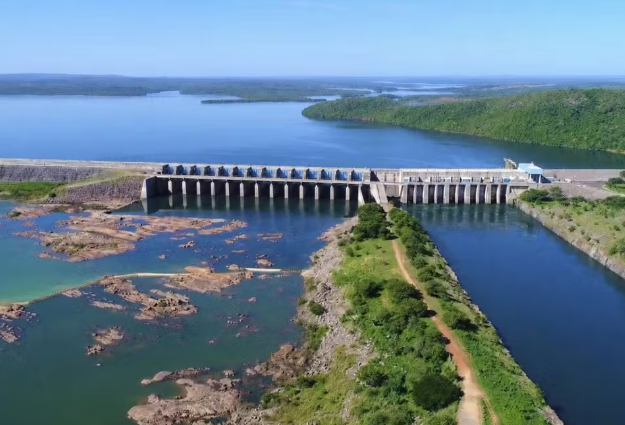 Lago de Palmas esconde casa e máquinas submersas; conheça a história