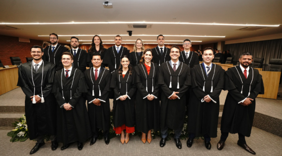 TJTO empossa 15 novos juízes; veja quem são os magistrados