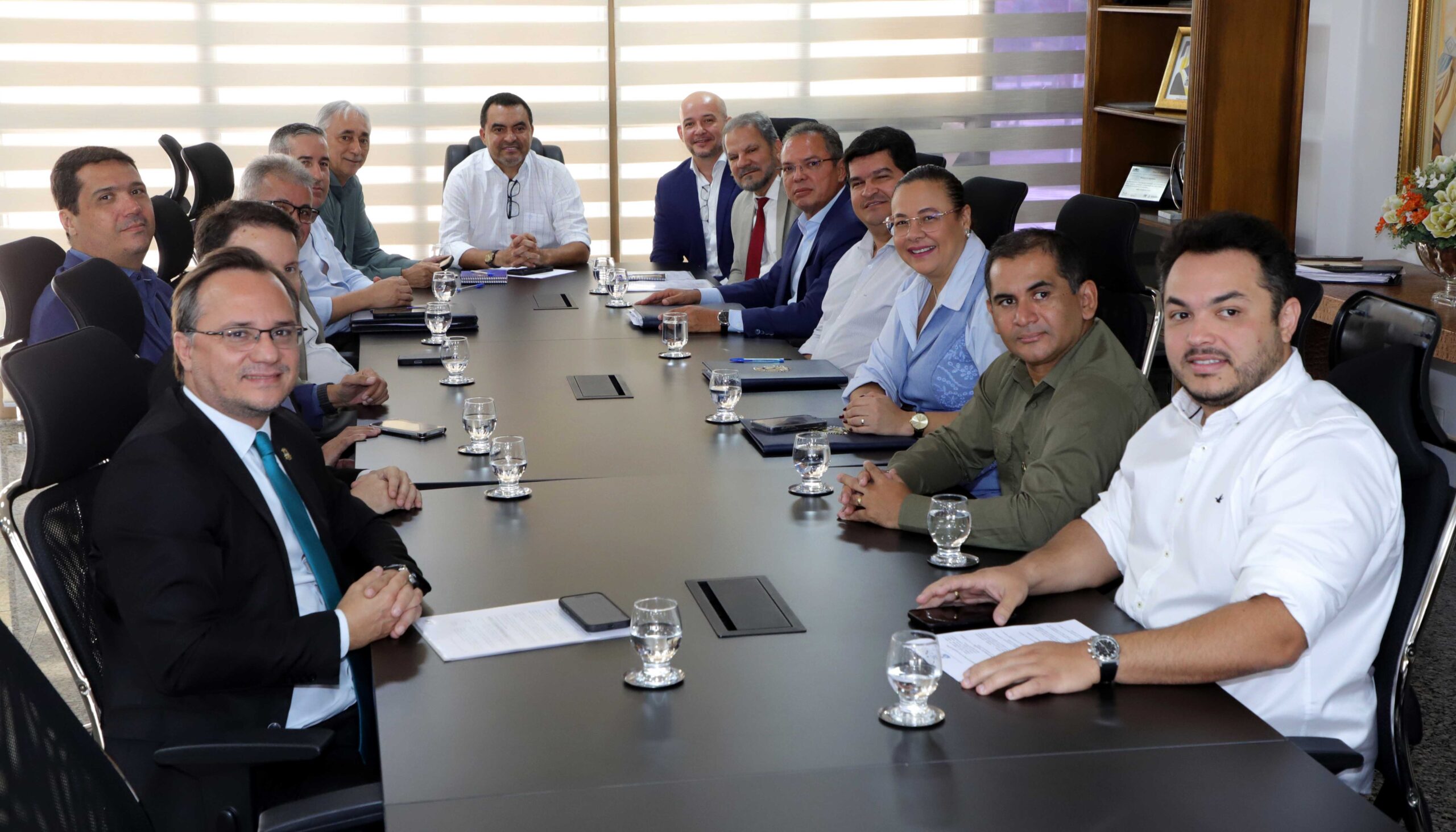 F1-Governador Wanderlei Barbosa alinha ações com o secretariado estadual e prepara a transição de governo durante reunião no Palácio Araguaia, em Palmas-Foto Antonio Gonçalves-Secom-TO Governador Wanderlei Barbosa alinha ações para os próximos 70 dias e prepara decreto de transição