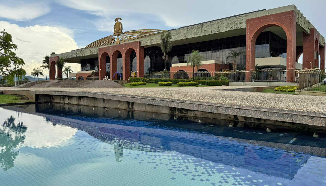 #Fachada Palácio - Foto Ademir dos Anjos (4) Servidores estaduais recebem salário de outubro neste sábado, 24